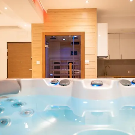 Апарт-отель Jacuzzi Prestige *